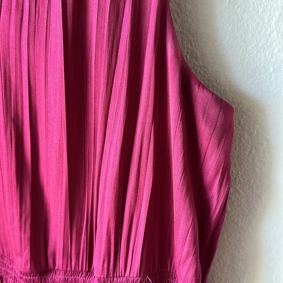 SIMPLY VERA VERA WANG V Neck Sleeveless Dress - Picture 9 of 9